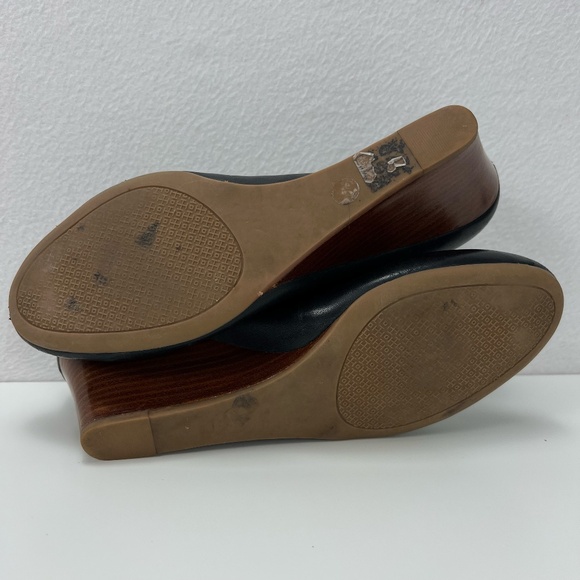 Tory Burch Black Wedge Heels Logo Pumps Womens 11 Business Casual Dressy Comfort - Picture 13 of 16